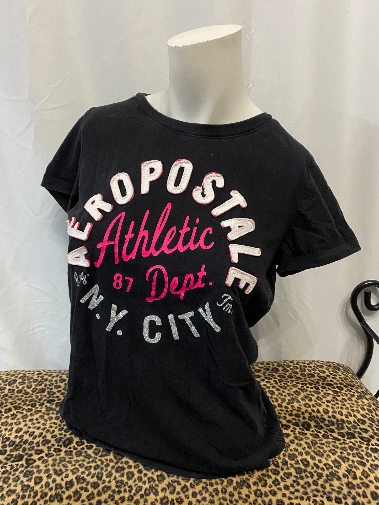 L - Aeropostale Applique Black + Pink Logo Tee