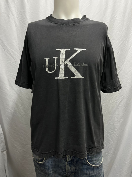 L - United Kingdom London 90s Graphic Tee