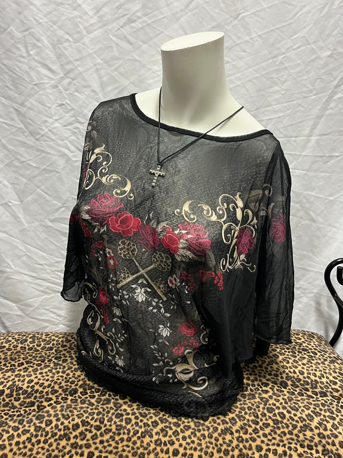 M - Suzy Shier Floral Mesh Blouse