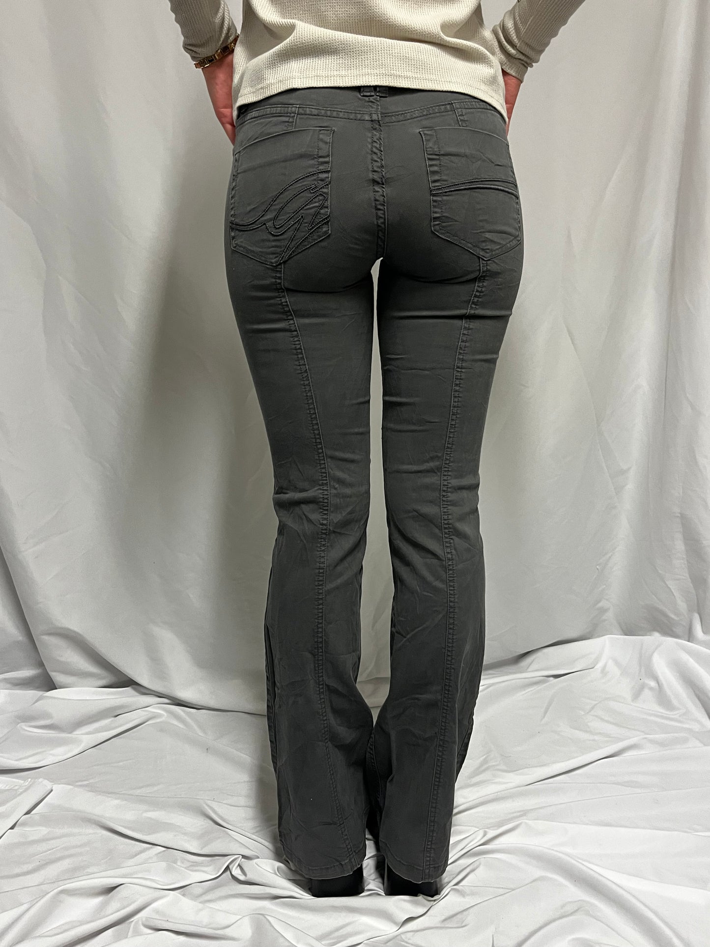 SZ 2 - Garage 2000s Low-Rise Cargo Flares