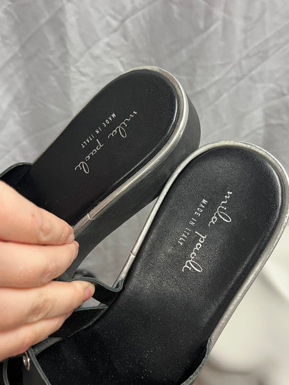 SZ 8 - Mila Paoli Grommet Detail Sandals
