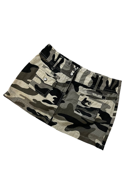 SZ 5 - Digit@l Y2K Camo Mini Skirt