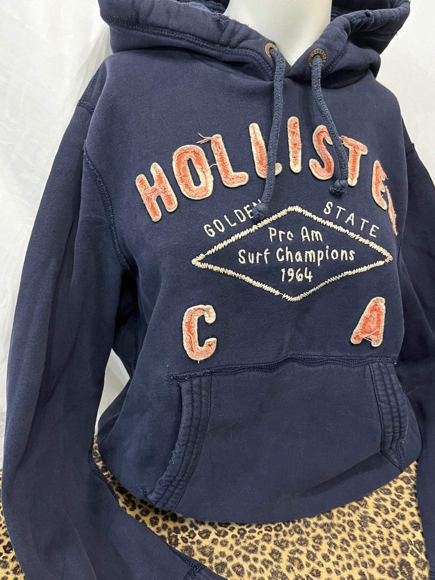 L - Hollister 2000s Applique Heavy Hoodie