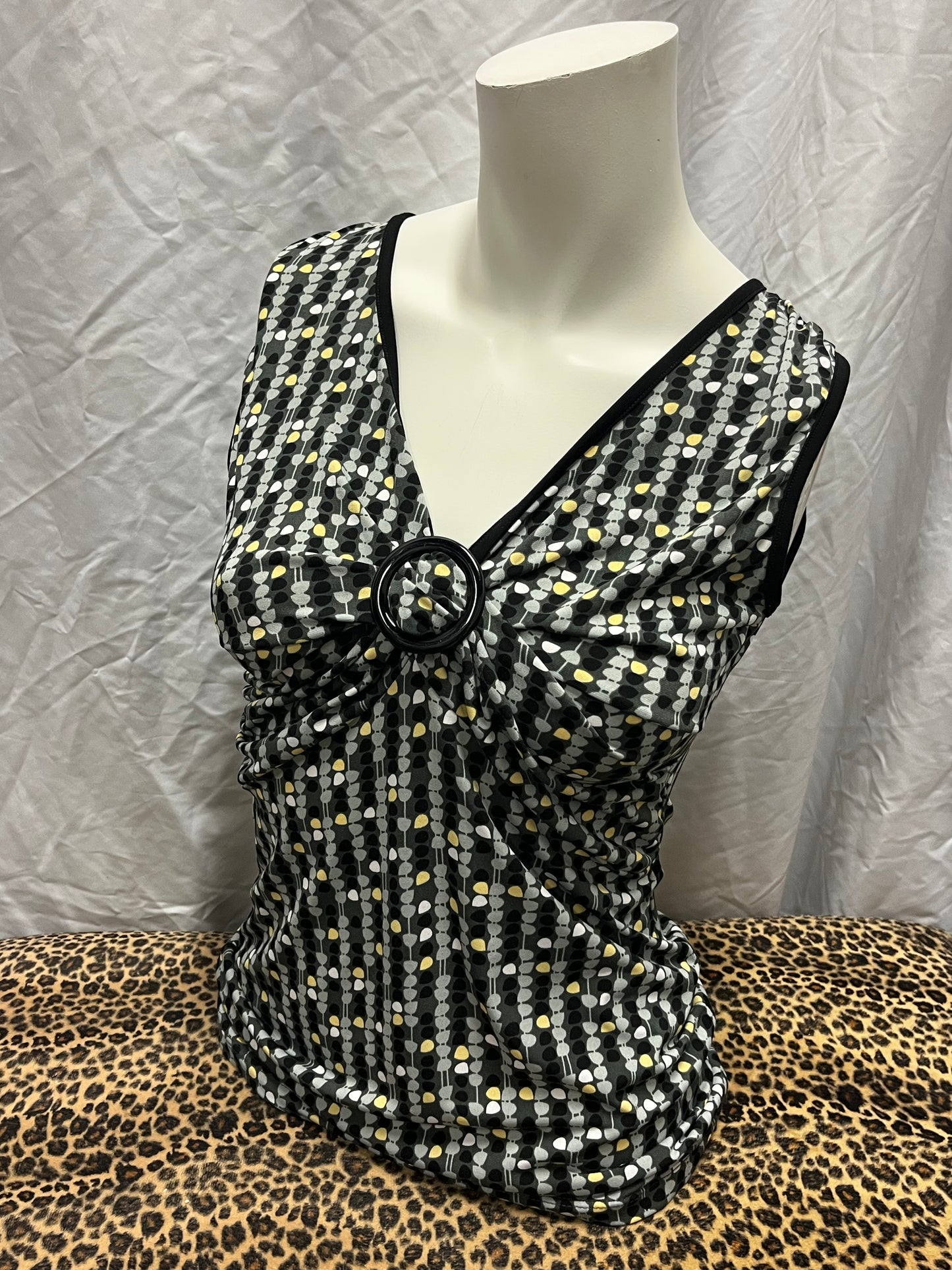 M - Suzy 2000s Patterned Buckle Top