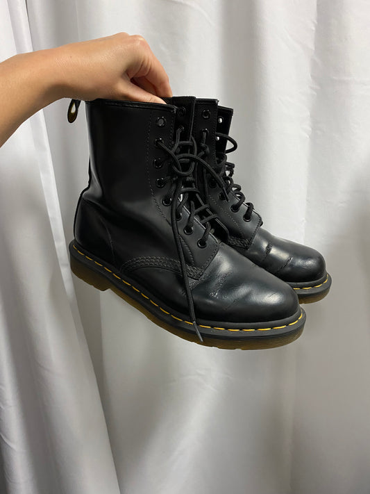 EU 39 - Dr. Martens Lace-Up Boots