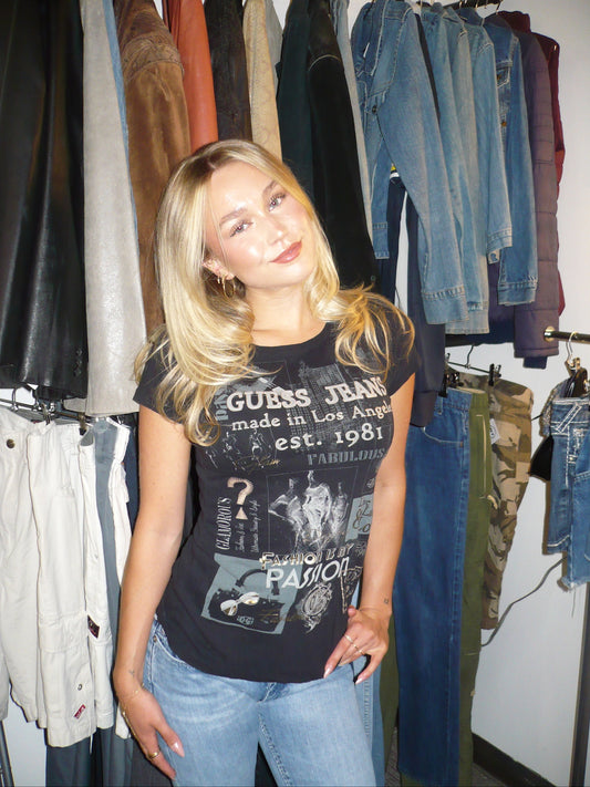 M - Guess Jeans Y2K Graphic Top