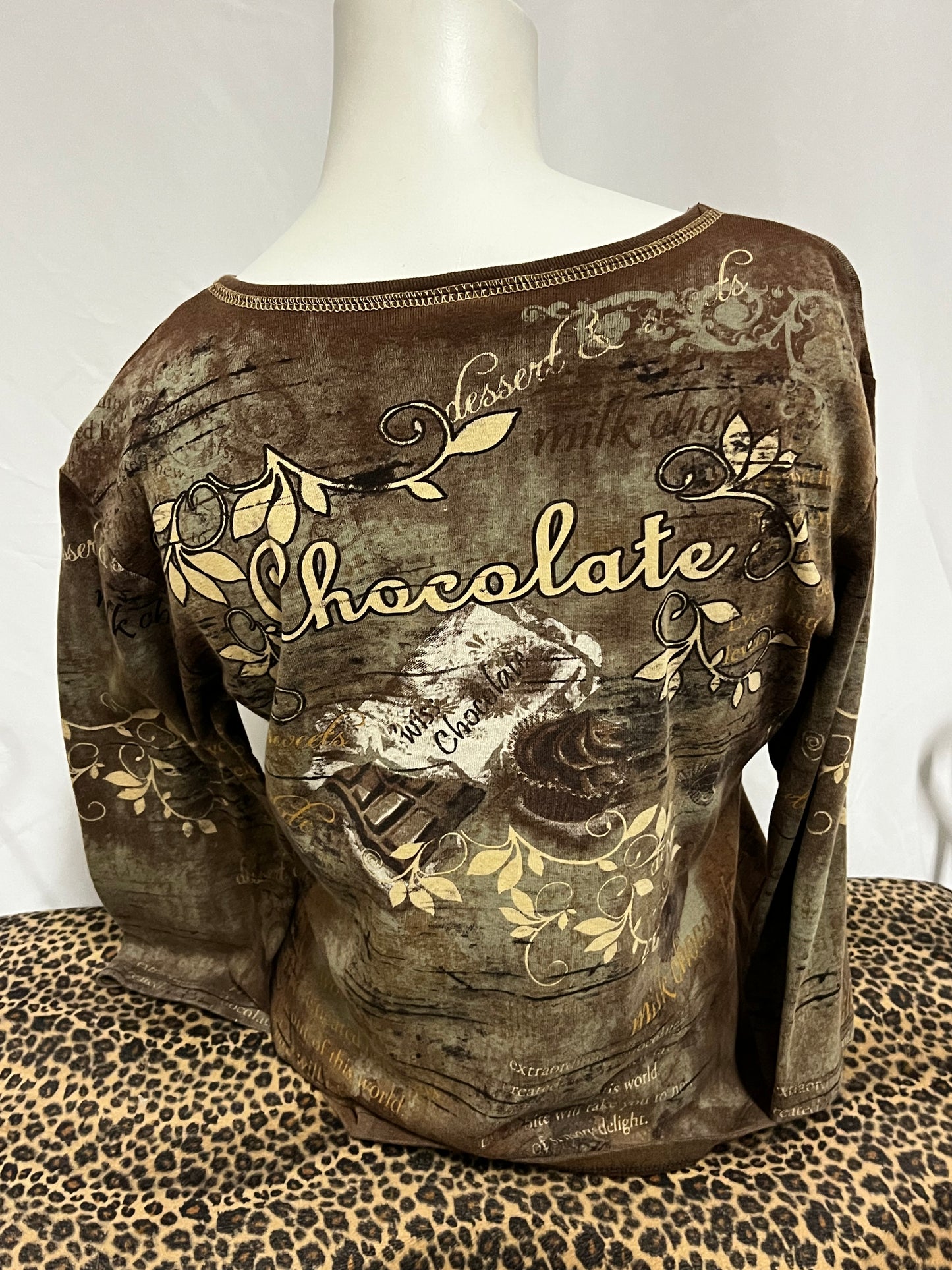 M - Jess & Jane Chocolate Graphic Top