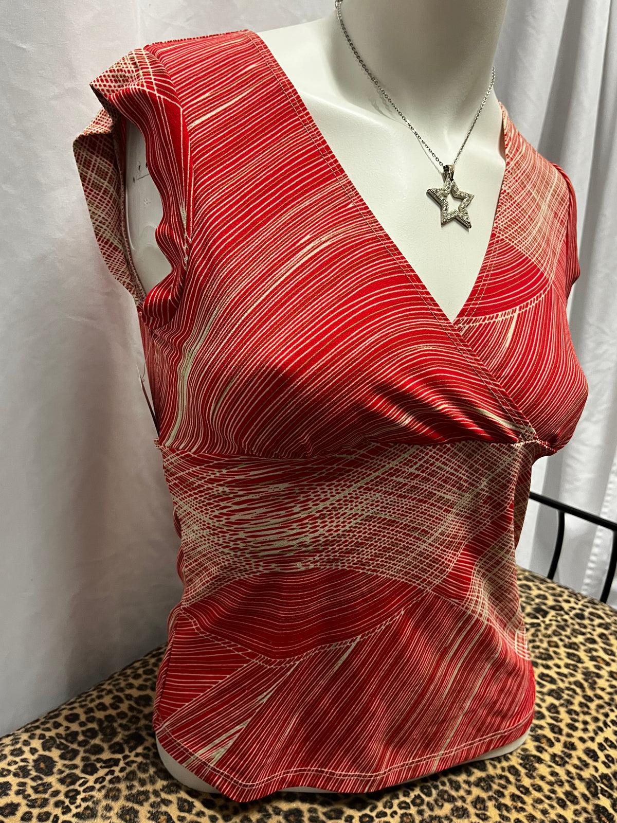 S/M - Charlotte Russe Y2K Red Patterned Tie Blouse