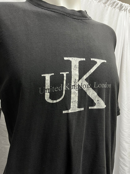 L - United Kingdom London 90s Graphic Tee