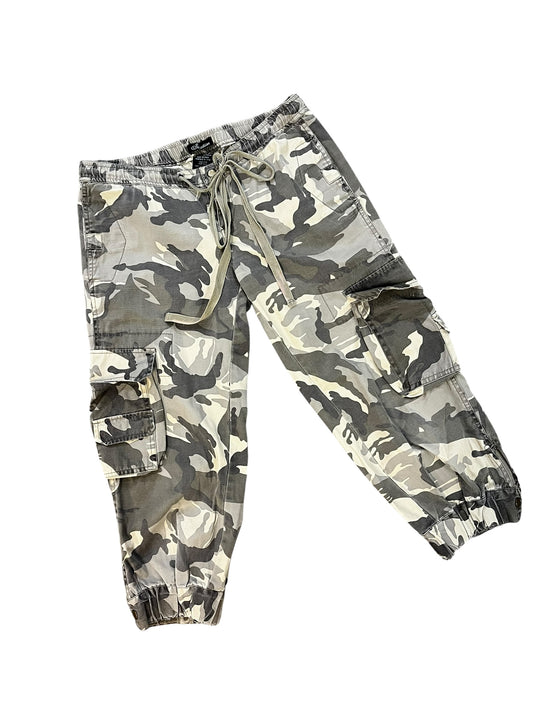 SZ 7 - Seduction 2000s Camo Cargo Capri