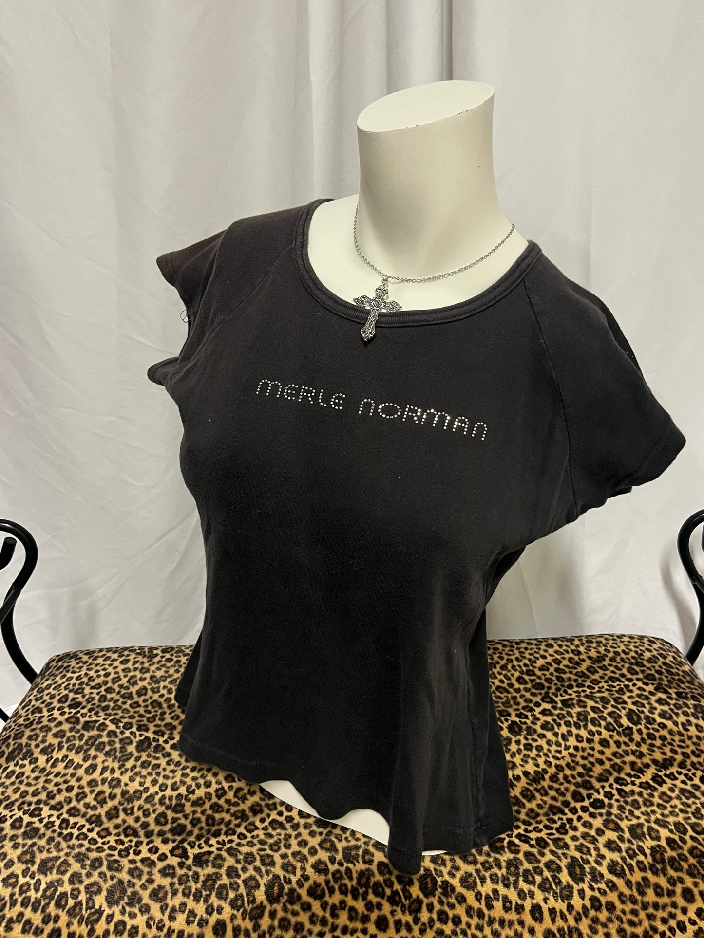 M - Merle Norman 90s Sun Bleached Baby Tee