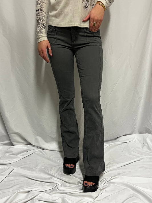 SZ 2 - Garage 2000s Low-Rise Cargo Flares