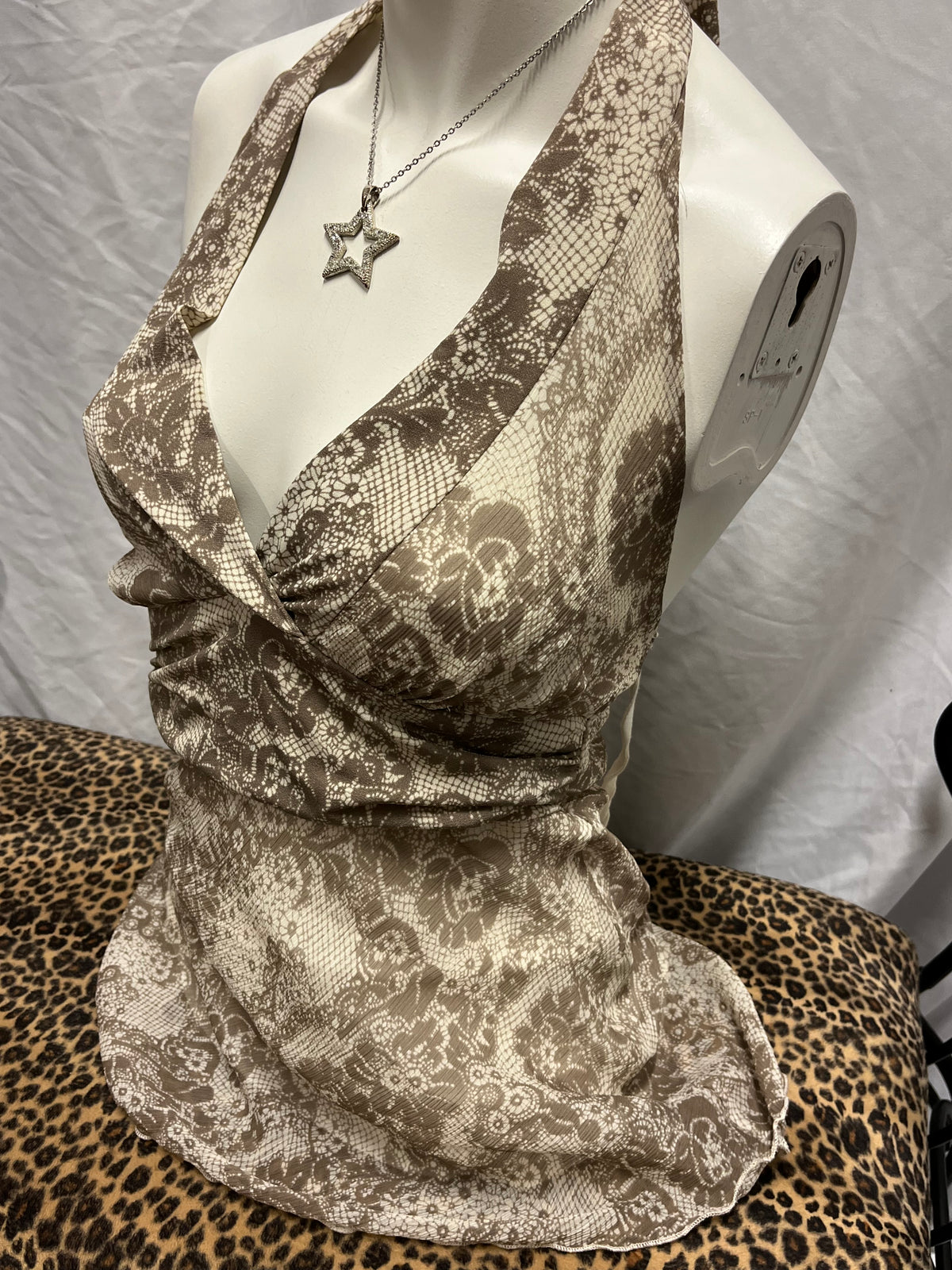 S - Charlotte Russe Y2K White + Beige Halter Top